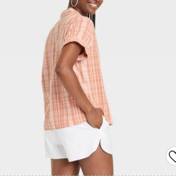 (M)- Universal Thread Women's Short Sleeve Button-Down Shirt - Coral‎ - Picture 2 of 13